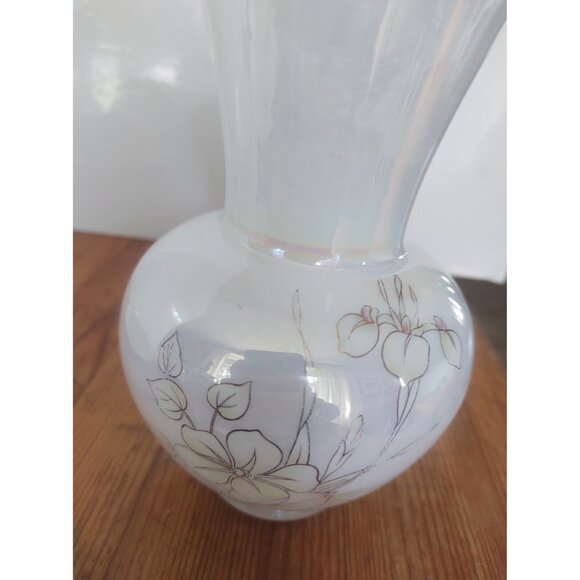 Vintage Painted Iridescent White Vase Hand Blown signed by artist 7 1/4" - Picture 7 of 11